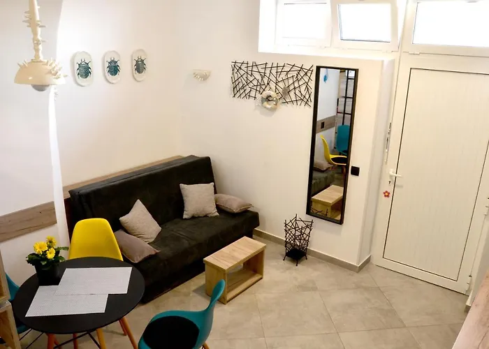 Surf By The Sea Apartment *