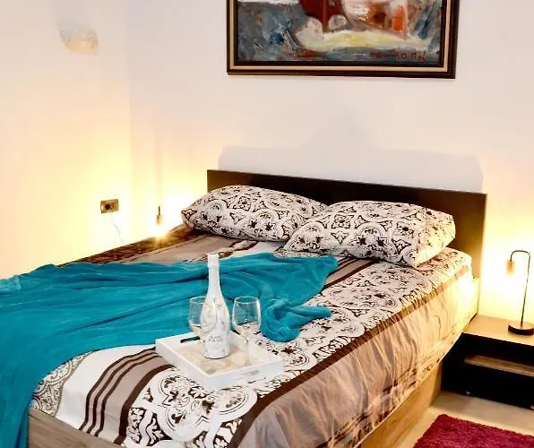 Surf By The Sea * 奥帕提亚